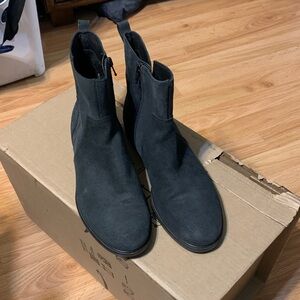 Ecco Black Heeled Boots